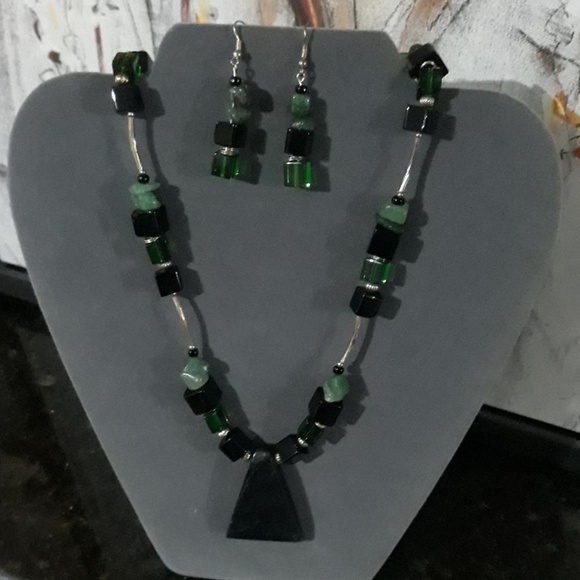 None Jewelry - Jade jewlery set